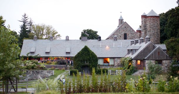 635635958895051378-blue-hill-at-stone-barns-exterior-ira-lippke-photographer
